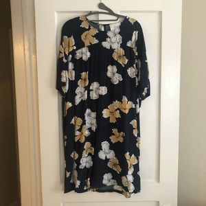 Floral Pattern Shift Dress - Used - Size Small